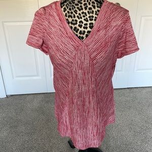 Jillian N red & white v neck tee shirt perfect for cruising. Brand new with tags